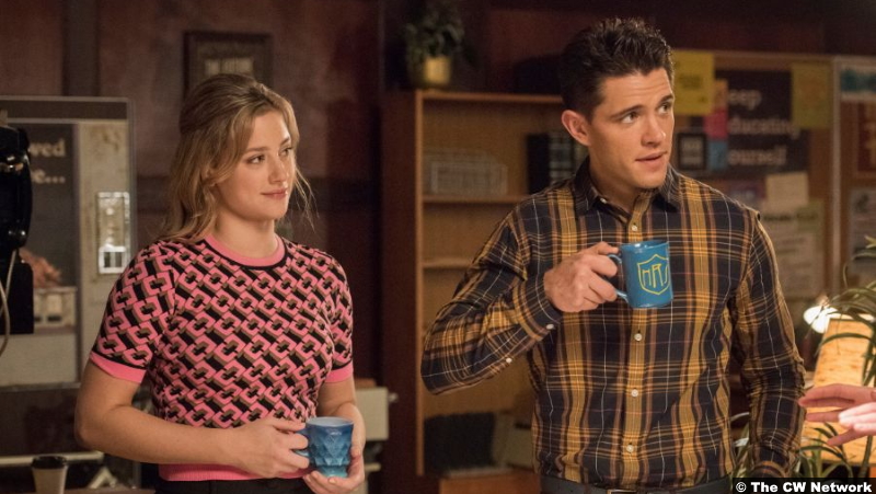 Riverdale S05e06 Lili Reinhart and Casey Cott as Betty Cooper and Kevin Keller