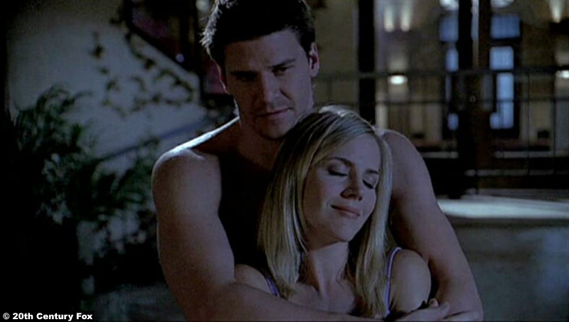 Angel S02e03: David Boreanaz and Julie Benz as Angel and Darla