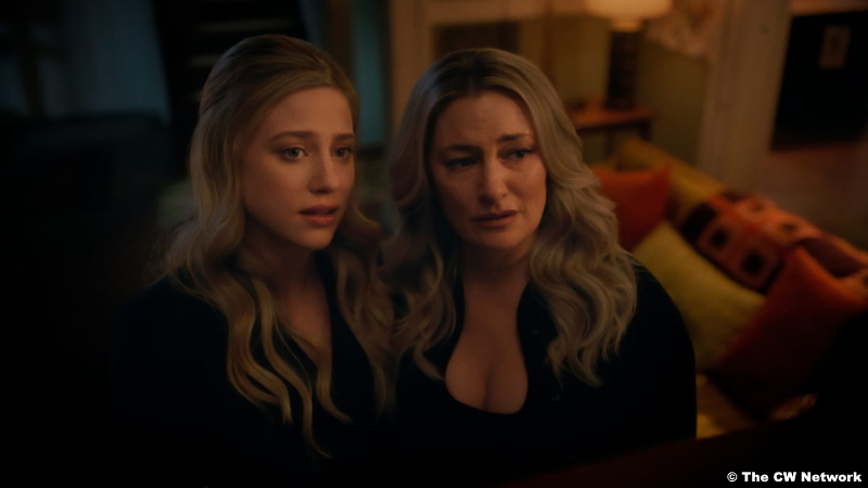 Riverdale S05e18: Lili Reinhart and Mädchen Amick as Betty and Alice Cooper