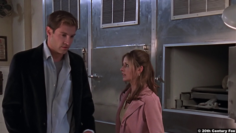 Buffy The Vampire Slayer S01e05: Christopher Wiehl and Sarah Michelle Gellar as Owen Thurman and Buffy Summers