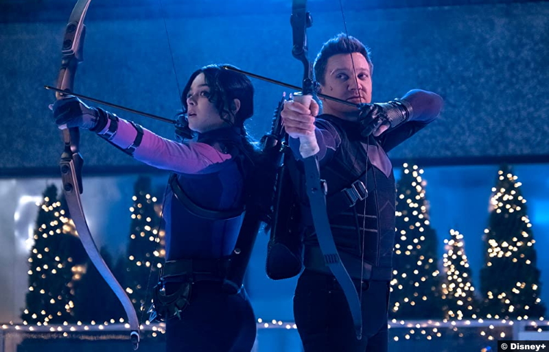 Hawkeye S01e06: Hailee Steinfeld and Jeremy Renner as Kate Bishop and Clint Barton