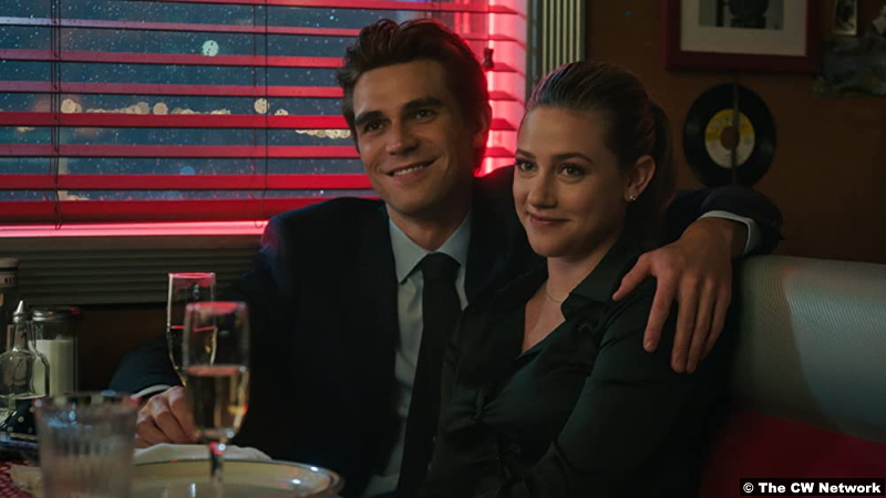 Riverdale S06e05: Lili Reinhart K.J. Apa as Archie Andrews and Betty Cooper
