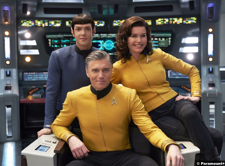 Star Trek - Strange New Worlds: Ethan Peck, Anson Mount and Rebecca Romijn as Spock, Captain Christopher Pike and Una Chin-Riley