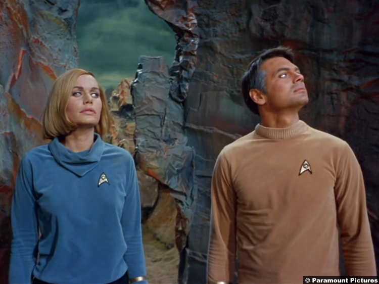 Star Trek TOS S01e03: Sally Kellerman and Gary Lockwood as Dr. Elizabeth Dehner and Lt. Cmdr Gary Mitchell
