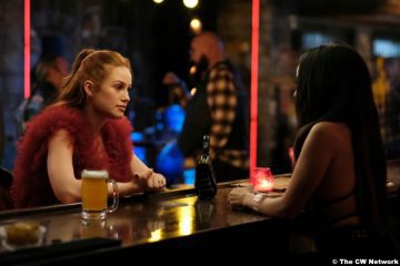Riverdale S06e07: Madelaine Petsch and Vanessa Morgan as Cheryl Blossom and Toni Topaz