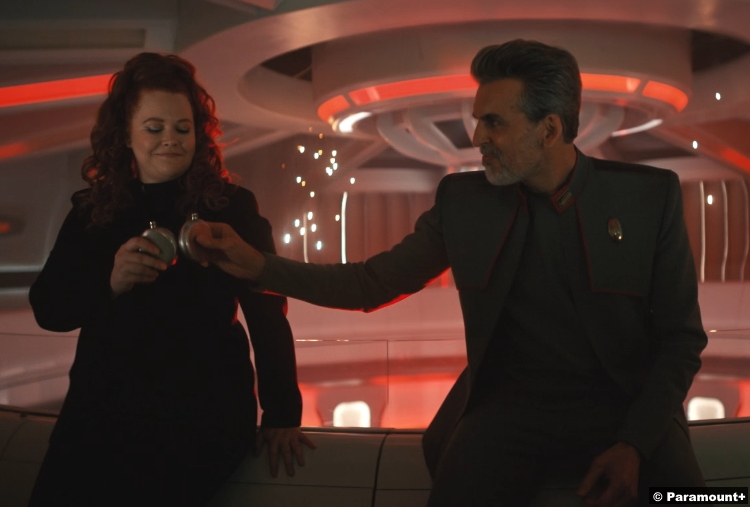 Star Trek Discovery S04e13: Mary Wiseman and Oded Fehr as Tilly and Admiral Charles Vance