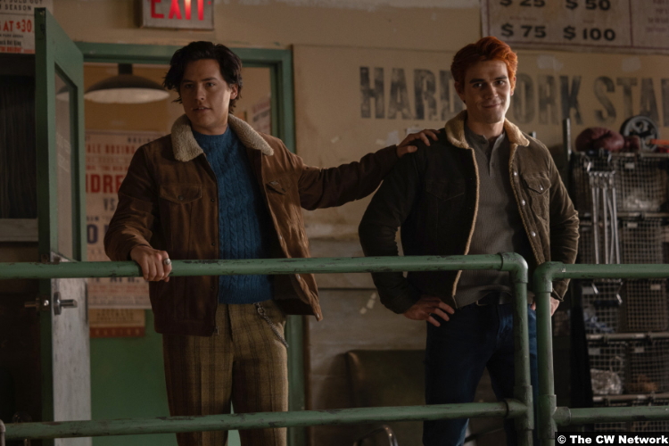 Riverdale S06e10: Cole Sprouse and K.J. Apa as Jughead and Archie