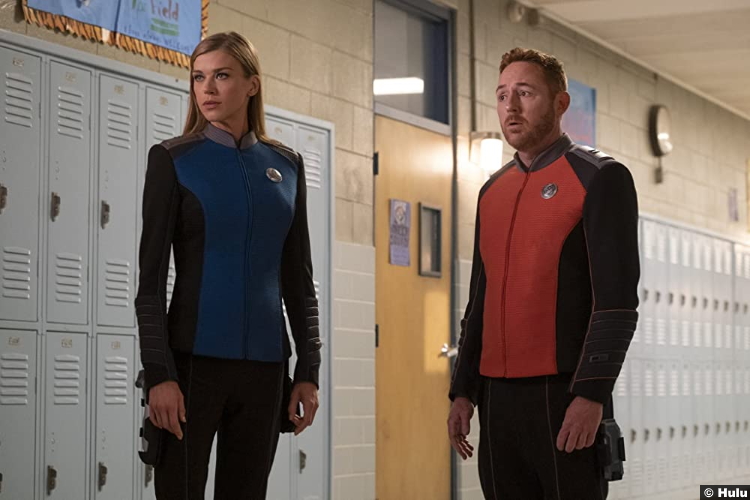 The Orville S03e03: Adrianne Palicki and Scott Grimes as Kelly Grayson and Gordon Malloy